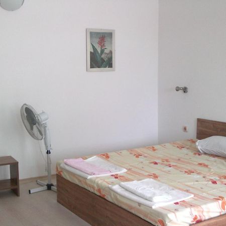 Hotel Neven Приморско Экстерьер фото