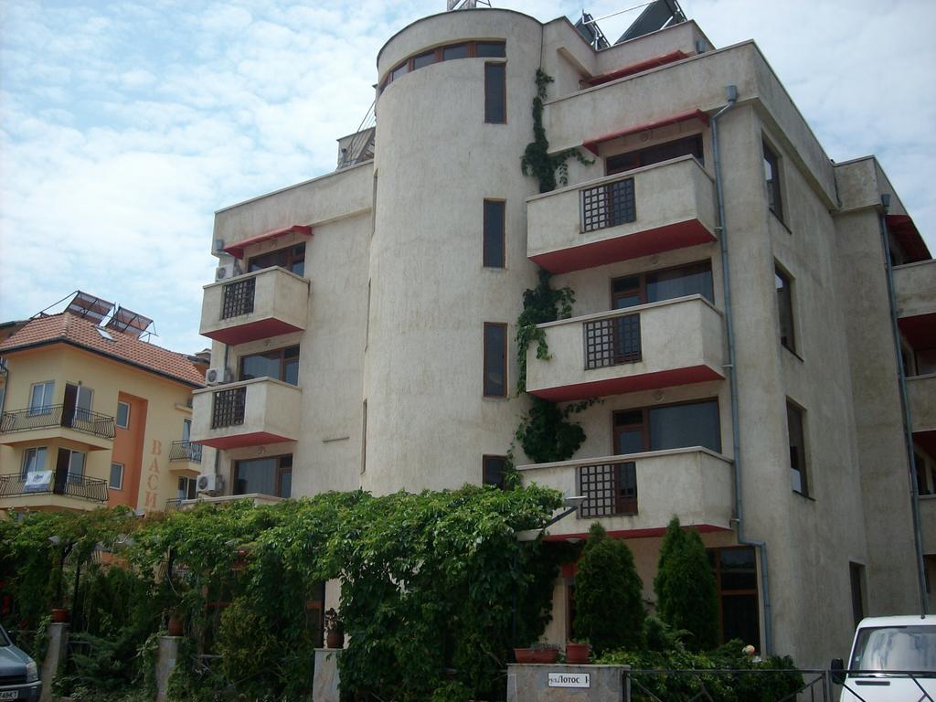 Hotel Neven Приморско Экстерьер фото