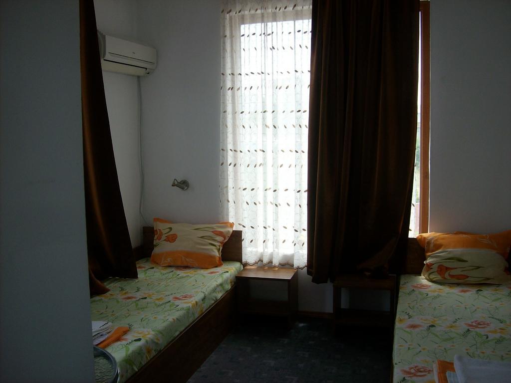 Hotel Neven Приморско Номер фото