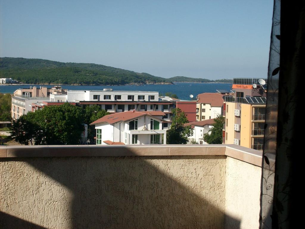 Hotel Neven Приморско Экстерьер фото