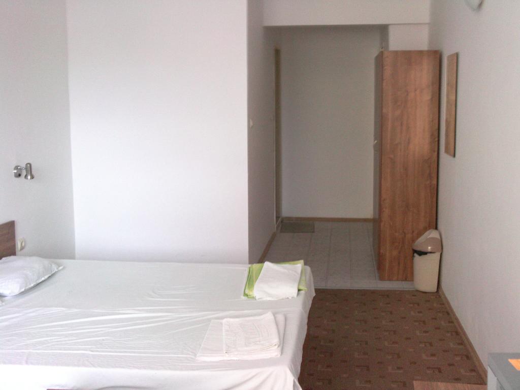 Hotel Neven Приморско Экстерьер фото