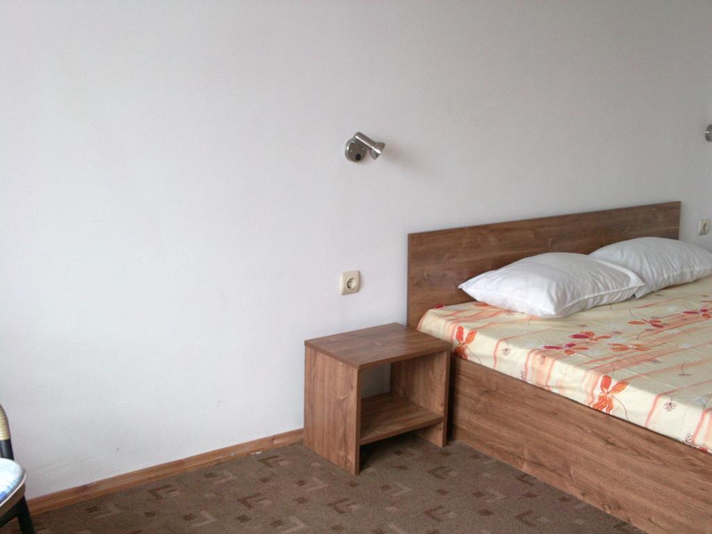 Hotel Neven Приморско Экстерьер фото